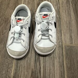 Nike Blazer Low size 8c in white with black accents